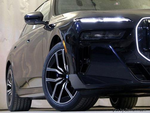 2025 BMW 760 760i xDrive