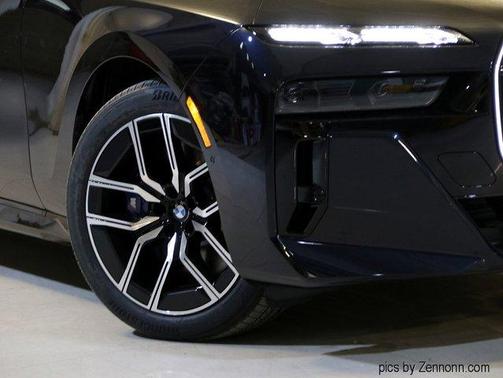 2025 BMW 760 760i xDrive