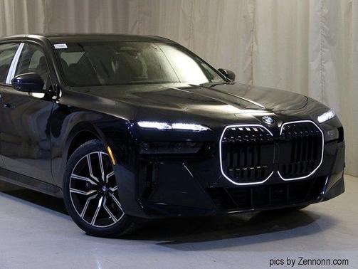 2025 BMW 760 760i xDrive