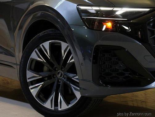 2025 Audi Q8 Premium Plus
