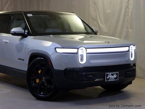 2025 Rivian R1S