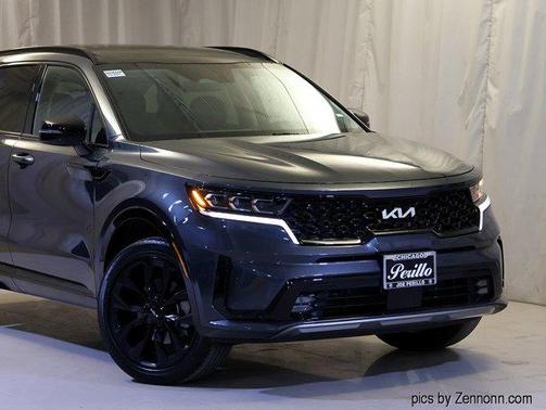 Gray 2023 Kia Sorento SX