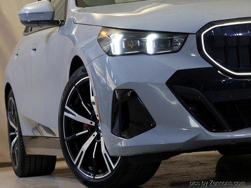 2024 BMW 530 i xDrive