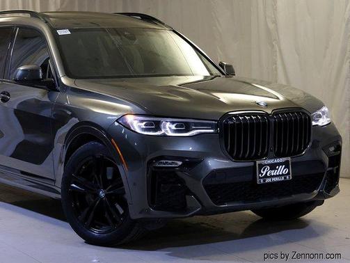 Manhattan Green Metallic 2022 BMW X7 xDrive40i