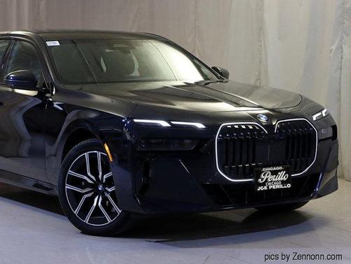 2025 BMW 740 i xDrive