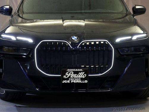 2025 BMW 740 i xDrive