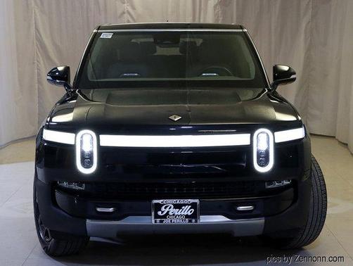 2023 Rivian R1S Adventure