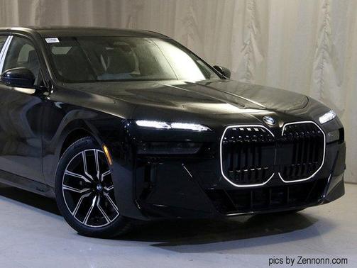 2025 BMW 760 760i xDrive