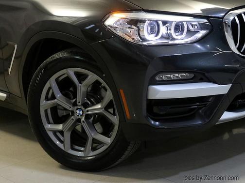 Photo 3 of 32 of 2021 BMW X3 PHEV xDrive30e