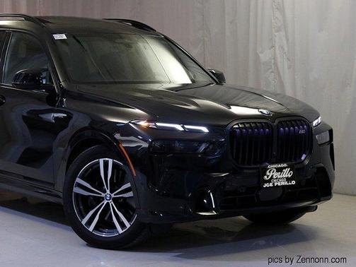 2025 BMW X7 M60i