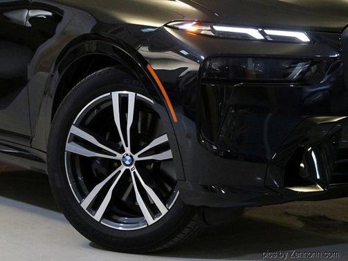 2025 BMW X7 M60i