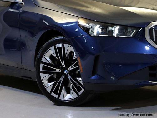 2024 BMW 530 i xDrive