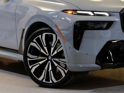 2025 BMW X7 M60i