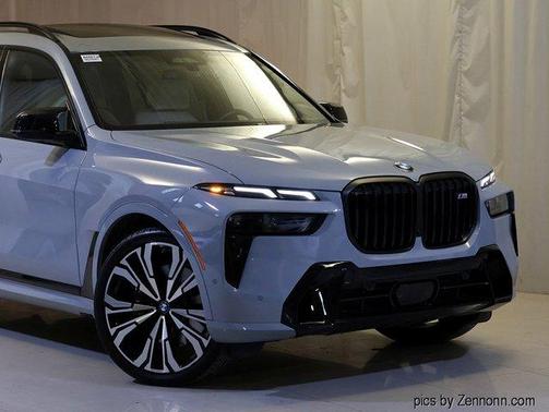 2025 BMW X7 M60i