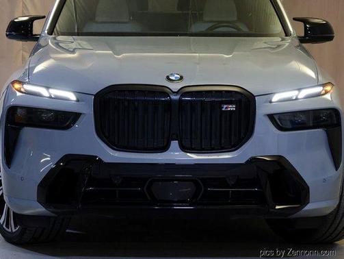 2025 BMW X7 M60i