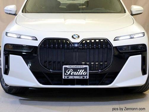 2025 BMW 740 i xDrive