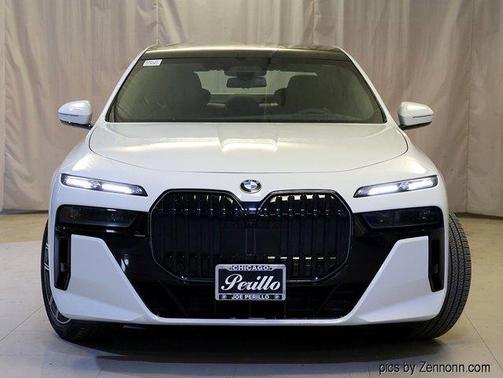 2025 BMW 740 i xDrive