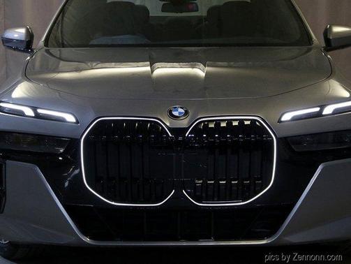 2025 BMW 760 760i xDrive