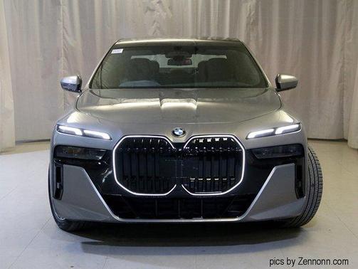 2025 BMW 760 760i xDrive