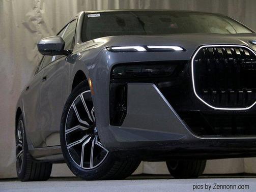 2025 BMW 760 760i xDrive