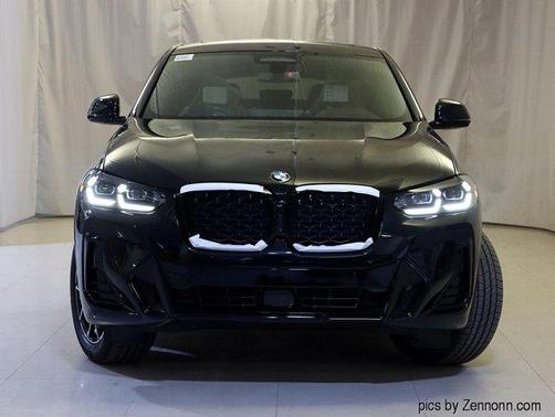 2025 BMW X4 xDrive30i