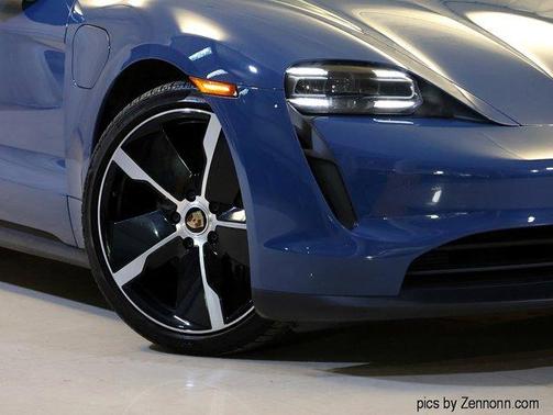 2022 Porsche Taycan Base