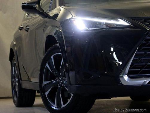 2025 Lexus UX 300h BASE
