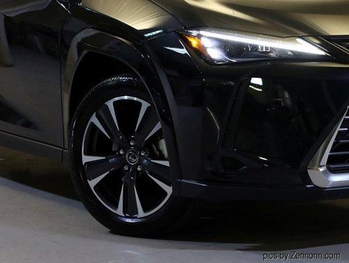 2025 Lexus UX 300h BASE