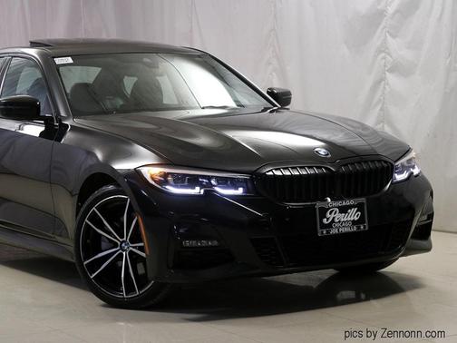 Photo 2 of 32 of 2020 BMW 330 i xDrive