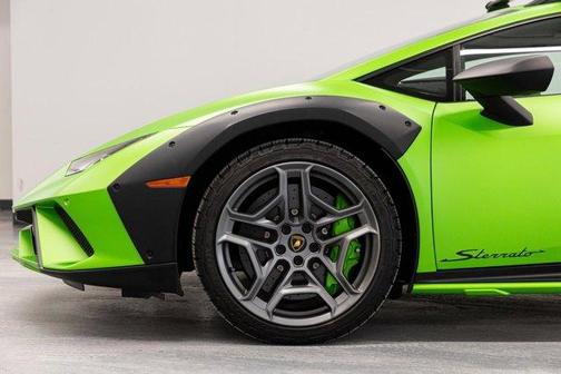 2024 Lamborghini Huracan Sterrato Base