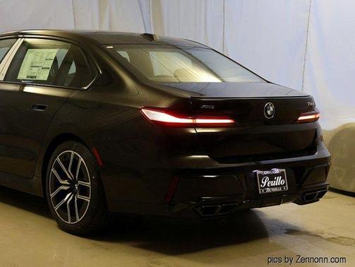 2026 BMW 760 760i xDrive