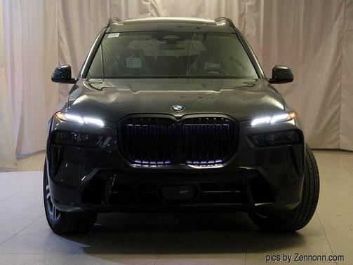 Gray Metallic 2027 BMW X7 xDrive40i