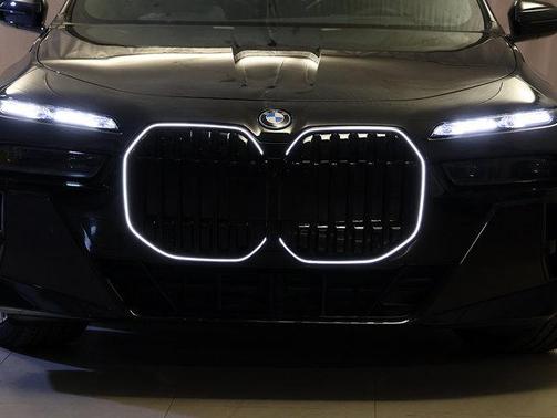 Black Sapphire Metallic 2026 BMW i7 XDrive60
