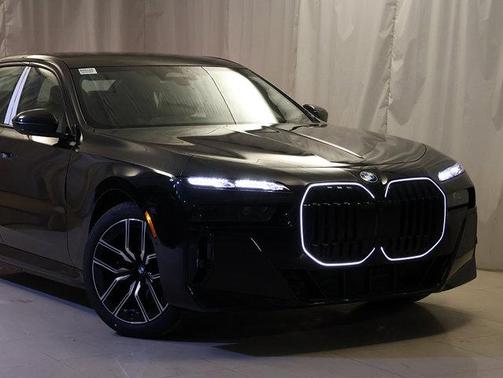 Black Sapphire Metallic 2026 BMW i7 XDrive60