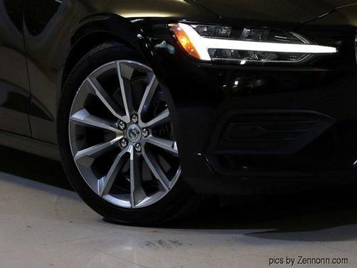 2019 Volvo S60 T6 Momentum