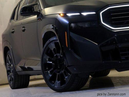 Special 2024 BMW XM Label Red