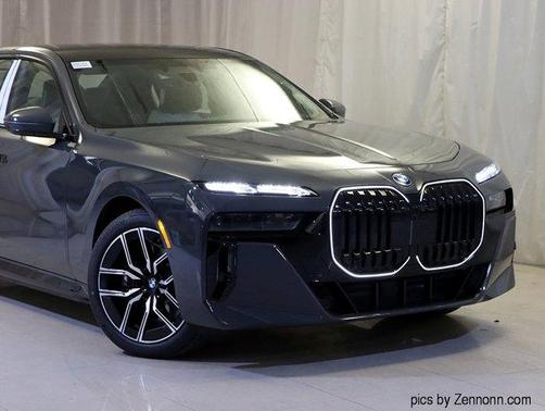 2026 BMW 750e xDrive