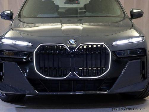 2026 BMW 750e xDrive