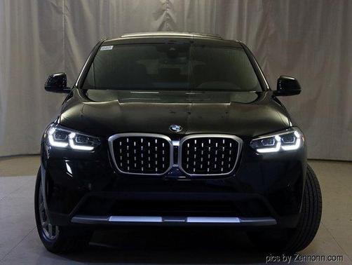 2025 BMW X4 xDrive30i