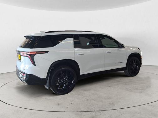 Polar White 2026 Chevrolet Traverse RS