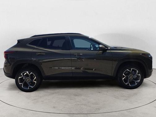 Harvest Bronze Metallic 2024 Chevrolet Trax LT