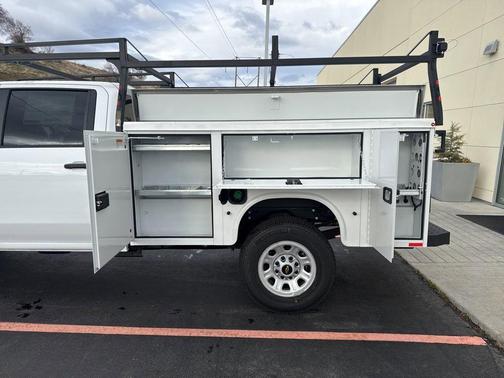 Summit White 2026 Chevrolet Silverado 3500 Crew Cab, Long Bed, WT Dual Rear Wheel, RWD