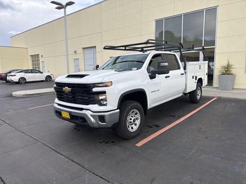 Summit White 2026 Chevrolet Silverado 3500 Crew Cab, Long Bed, WT Dual Rear Wheel, RWD