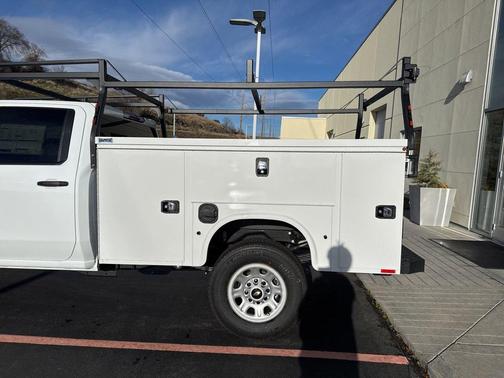 Summit White 2026 Chevrolet Silverado 3500 Crew Cab, Long Bed, WT Dual Rear Wheel, RWD