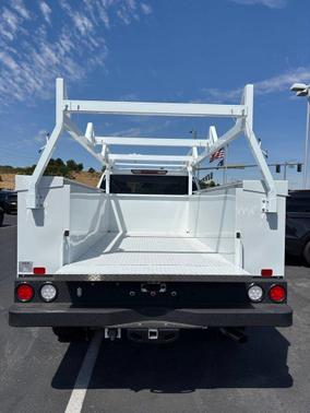 Summit White 2026 Chevrolet Silverado 3500 Crew Cab, Long Bed, WT Dual Rear Wheel, RWD