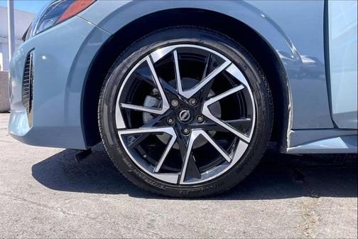 Atlantic Gray Metallic/Super Black 2024 Nissan Sentra SR