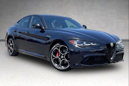 Vulcano Black Metallic 2024 Alfa Romeo Giulia Veloce AWD