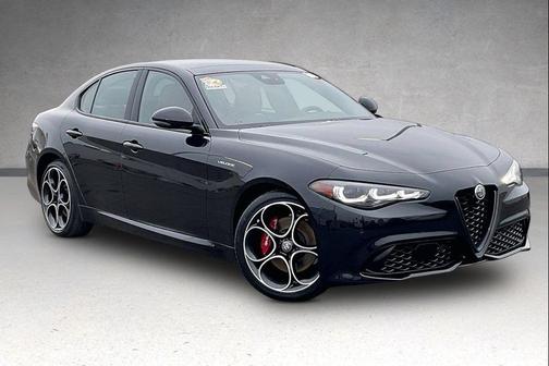 Vulcano Black Metallic 2024 Alfa Romeo Giulia Veloce AWD