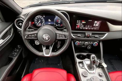 Vulcano Black Metallic 2024 Alfa Romeo Giulia Veloce AWD