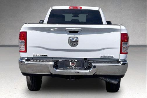 Bright White Clearcoat 2022 RAM 2500 Big Horn Crew Cab 4x4 8' Box